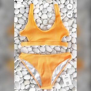 Cupshe Feather Yarn Soldi Bikini Set